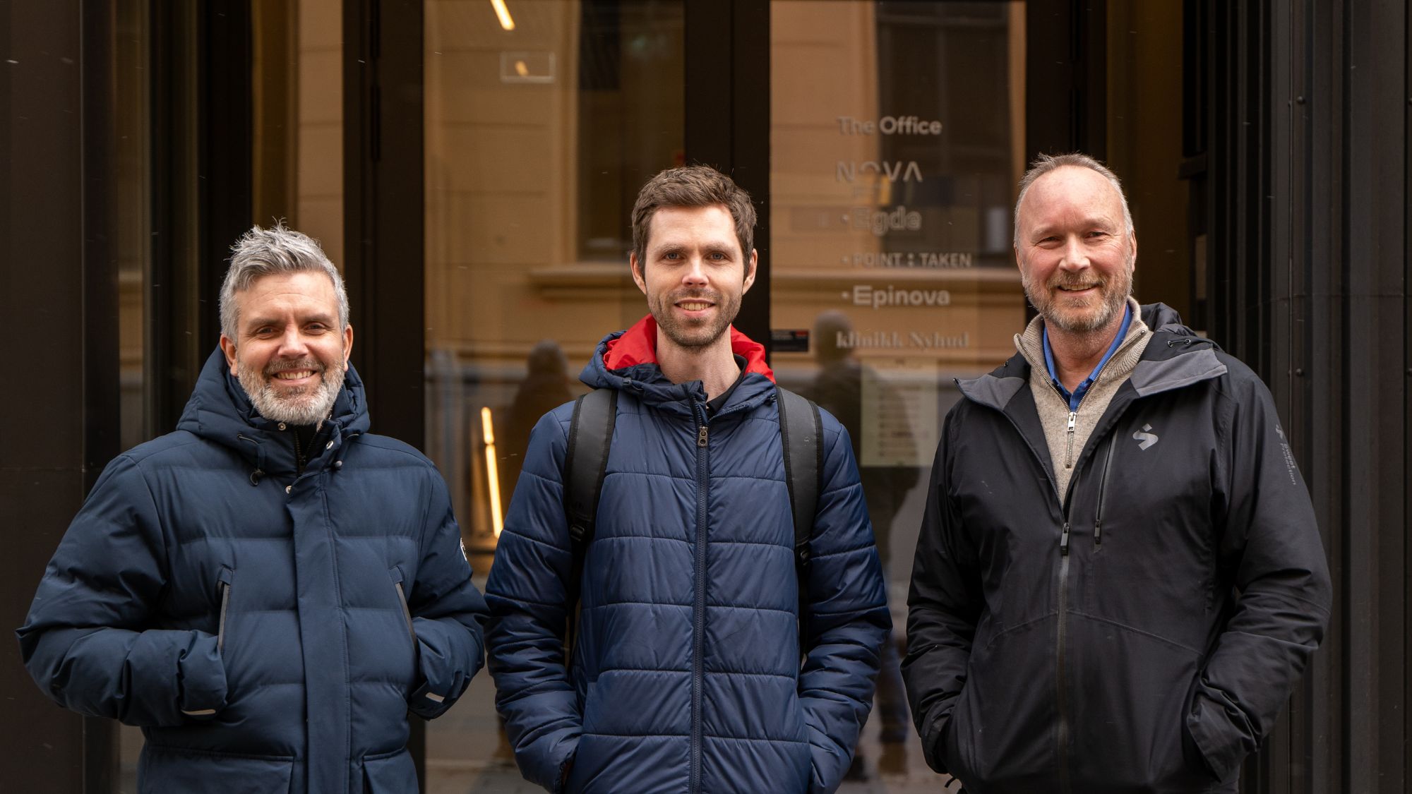 Selfie av Lars Timenes og Lars Walle som gir tommel opp