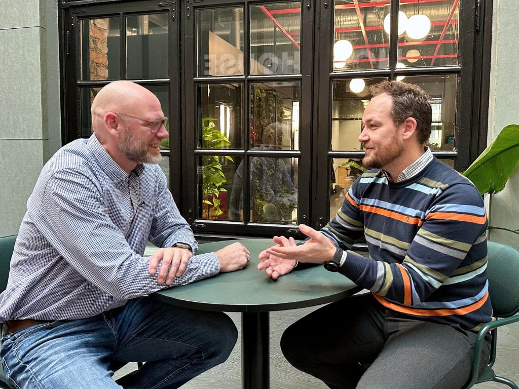 Thomas Aalerud og Arild Henrichsen fra Epinova i samtale