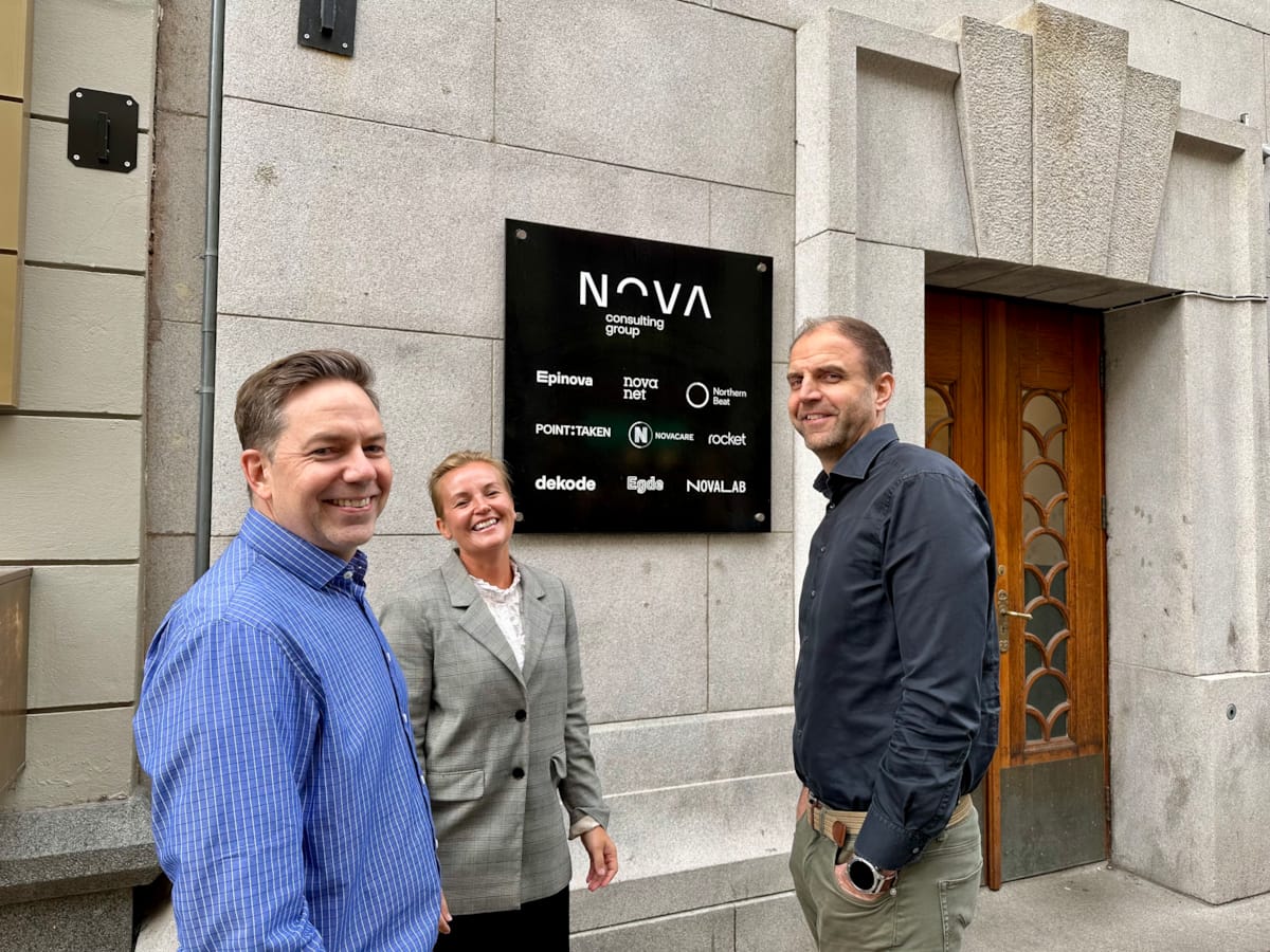 Morten Blomfeldt, kundeansvarlig i Epinova, Anna Fekjær Kristensen Partner Sales Manager i Norce og Kristian Borg, CTO i Epinova.